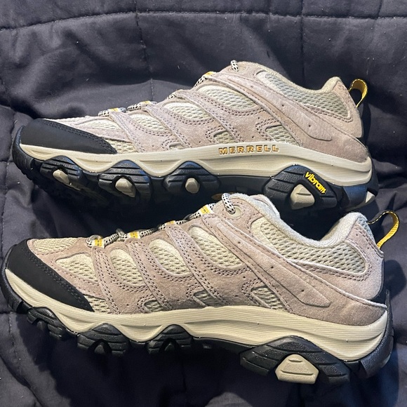 Merrell Women’s Moab 3 Hiking Shoes - Picture 3 of 9